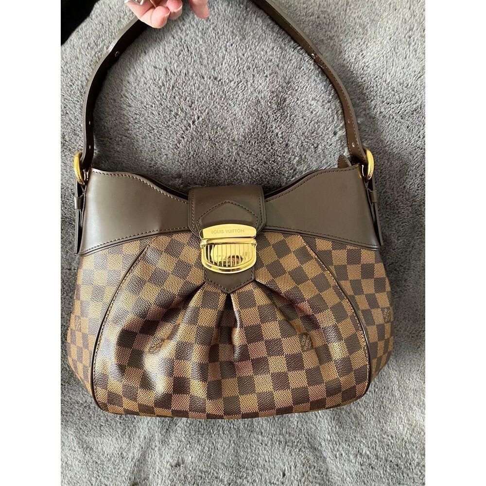Brand new. Louis Vuitton damier ebene sistina mm